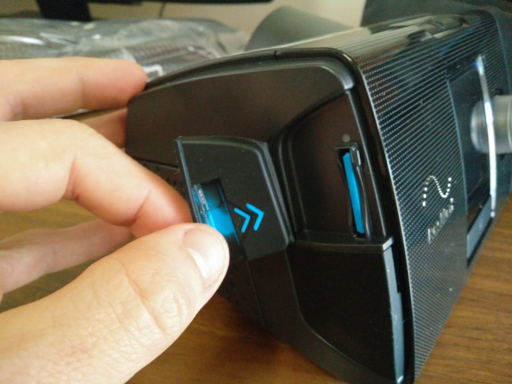 ResMed AirSense 10 SD Card Cover – SOLUTIONS D'APNÉE DU SOMMEIL